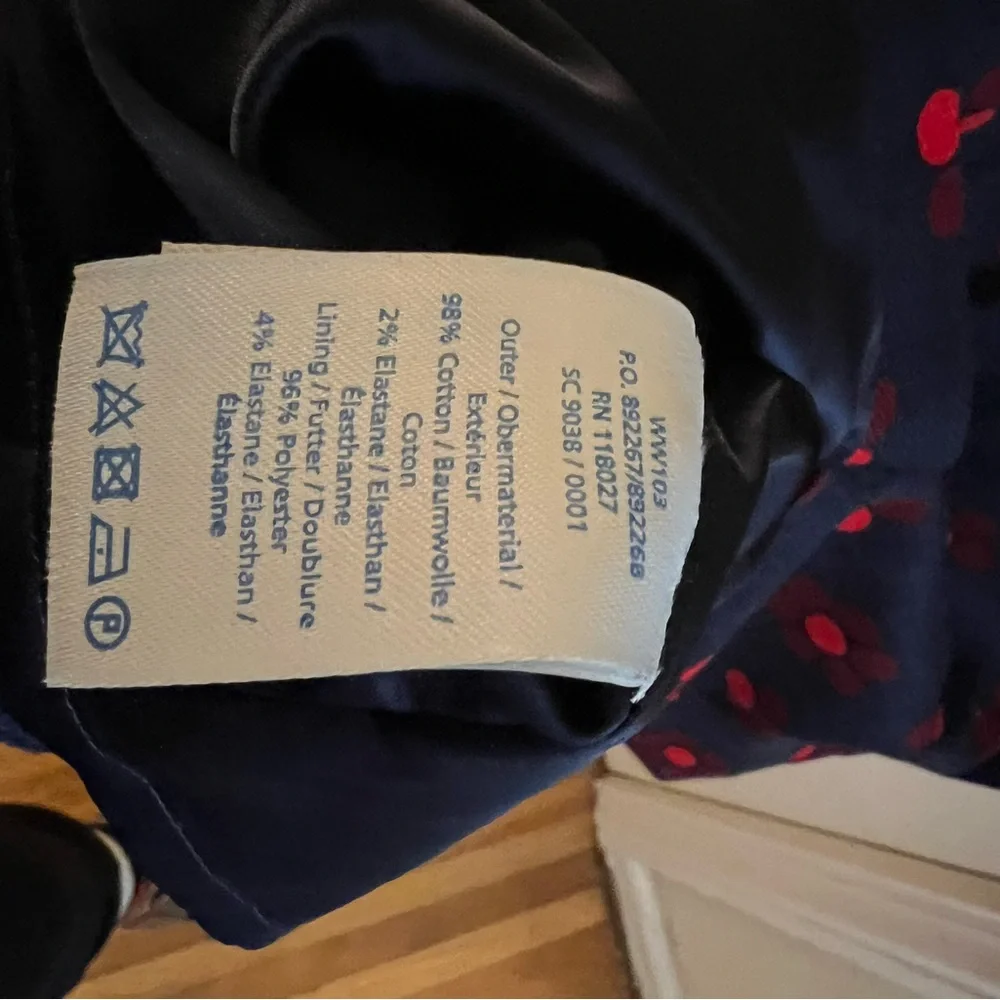 NEW Boden Martha Fitted Dress. Navy with red geometric flowers. - Picture 9 of 11